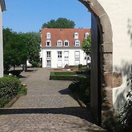 Amf Ferienwohnungen Historischer Soutyhof Saarlouis Luaran gambar